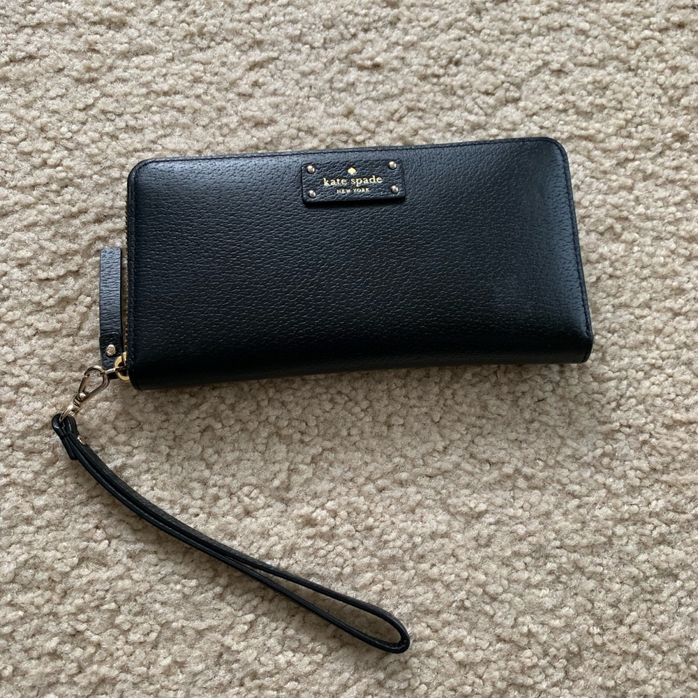 Kate Spade long wallet with wristlet attachment